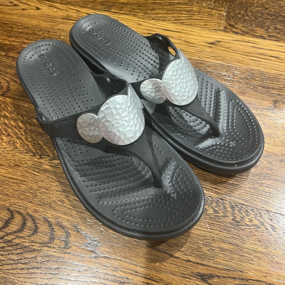 Crocs!! Size 8